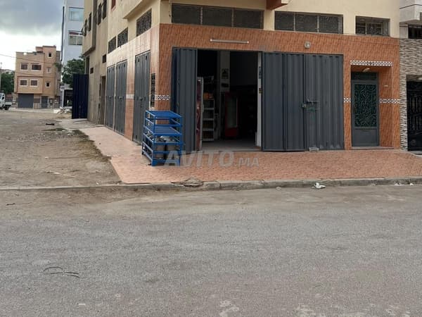 5 magasin à louer, local commercial à quatre portes à louer
