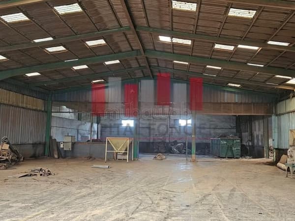 Unité industrielle de 1380 m avec une puissance éléctrique de 500 KVA idéal pour…