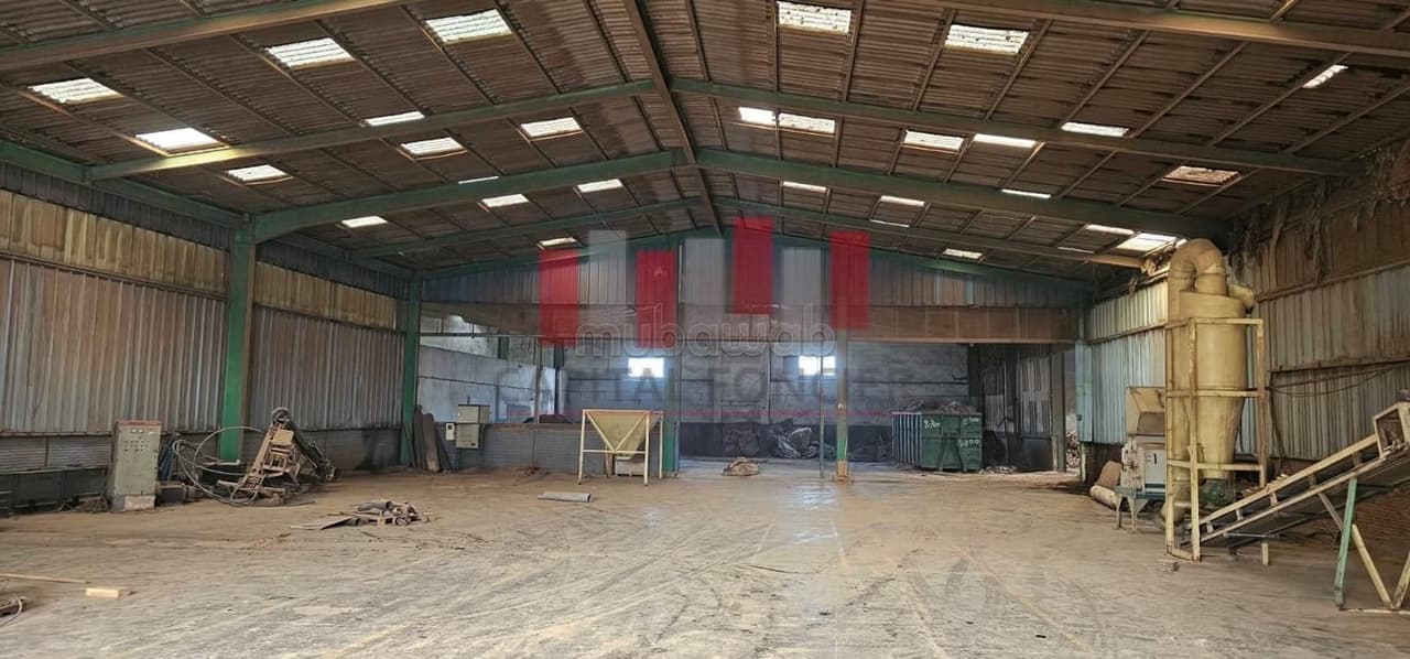 Unité industrielle de 1380 m avec une puissance éléctrique de 500 KVA idéal pour…