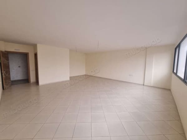 Offices for sale in Zone Industrielle Agadir. 56 m² surface. Secured 24/7