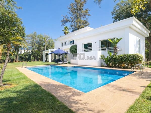 Villa de prestige à vendre – Souissi