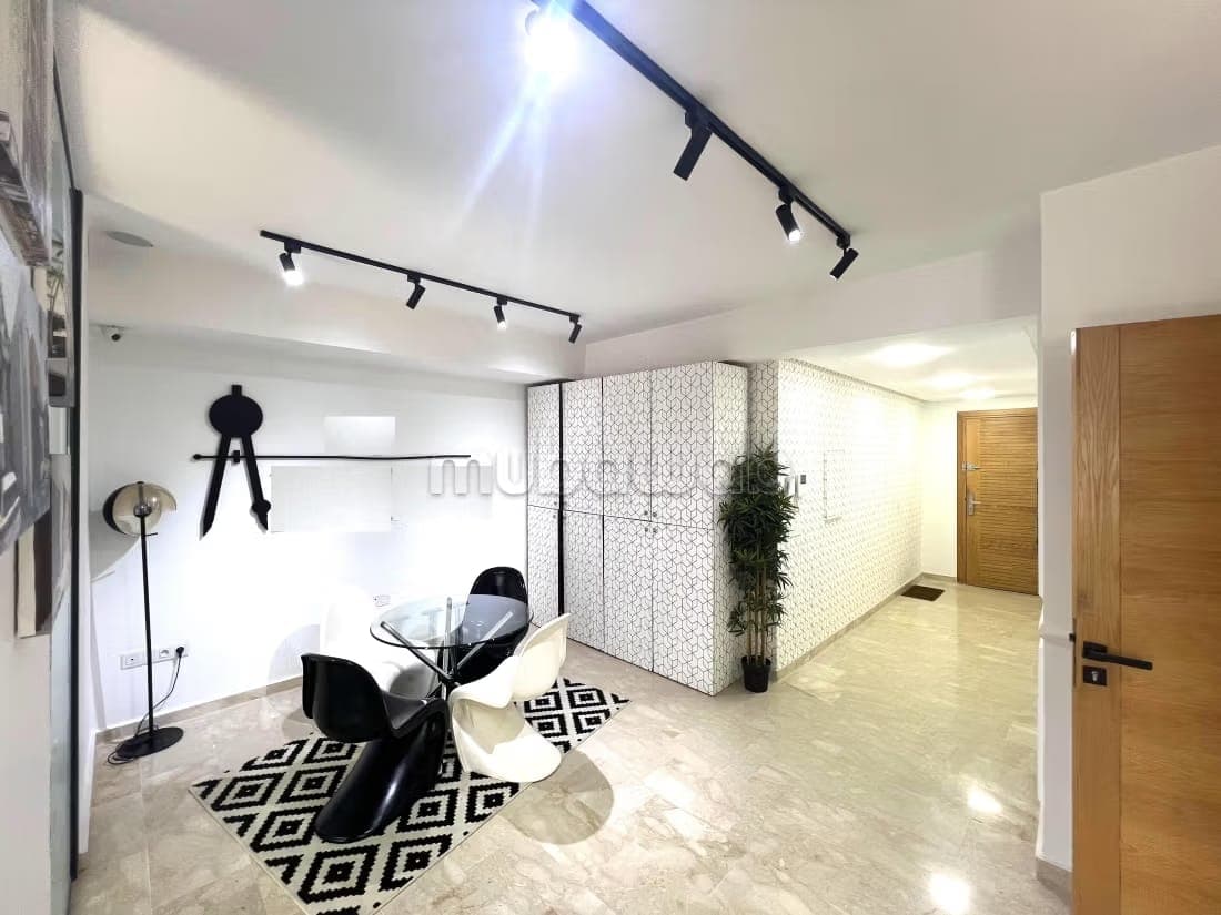 Equipped office of 74m2 on Boulevard Ghandi