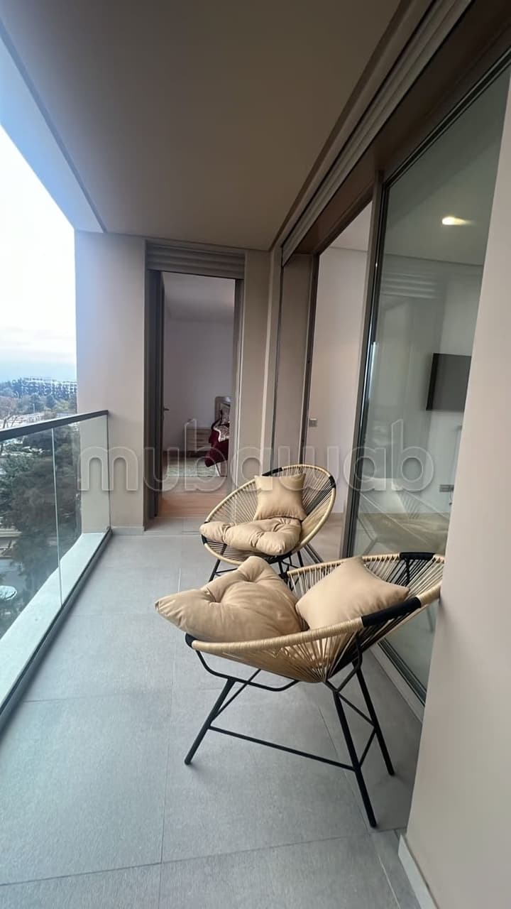 Bel appartement en location à Souissi. 2 grandes pièces. Meublé