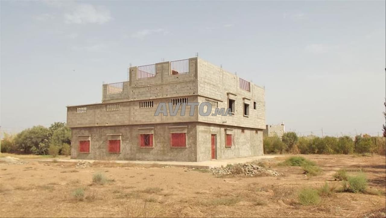 Land and farm for sale in Ouled Teïma