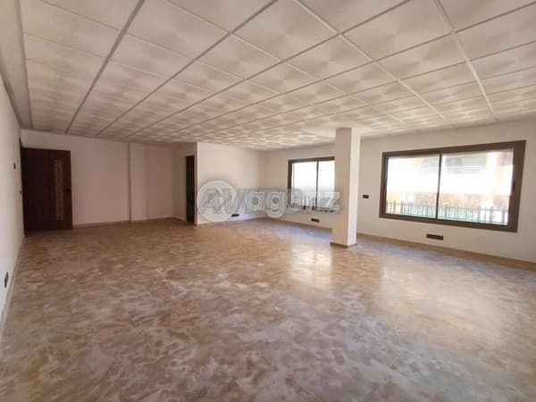 RAK-GU-1136 - Office for rent in Ouasis