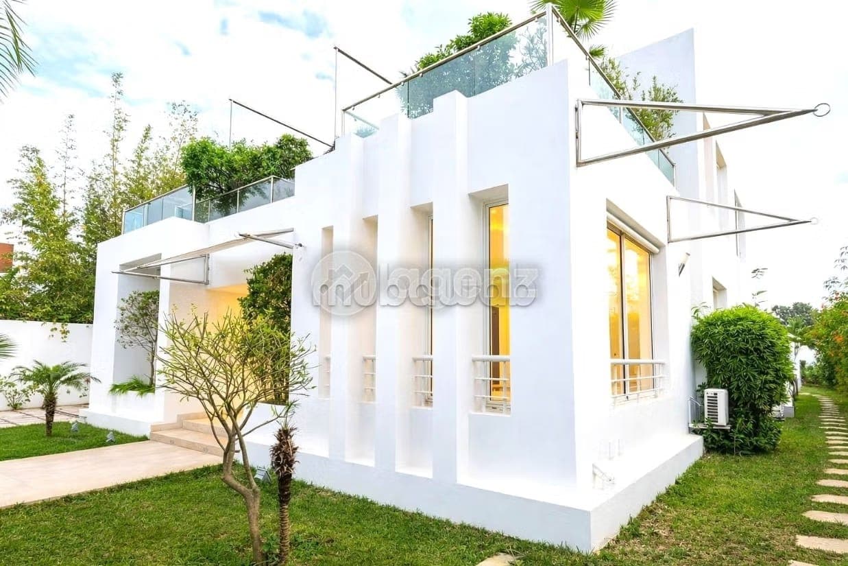 Villa à louer 680 m², 8 chambres Hay Riad Rabat