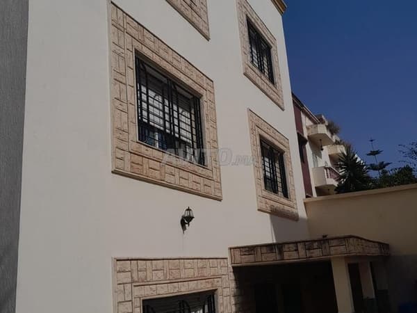 VILLA LUXUEUSE À VENDRE À AIN SEBAA 390m2