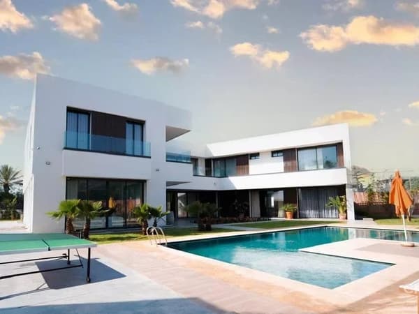 Villa Contemporaine d’Exception – 900 m² Habitables