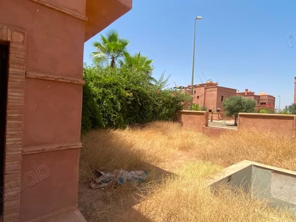 Villa à vendre à route de Fès
