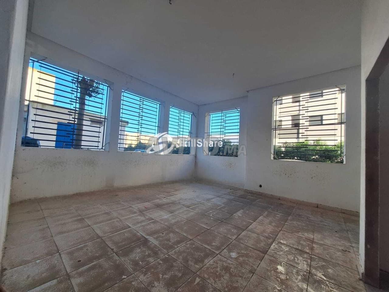 Local Autorisé Crèche à Vendre – Bouskoura