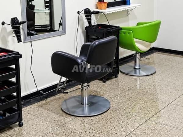 Salone da parrucchiere in affitto con avviamento commerciale