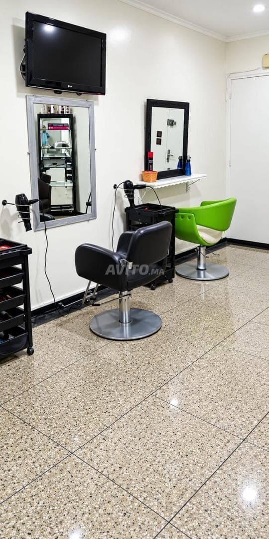 Salone da parrucchiere in affitto con avviamento commerciale