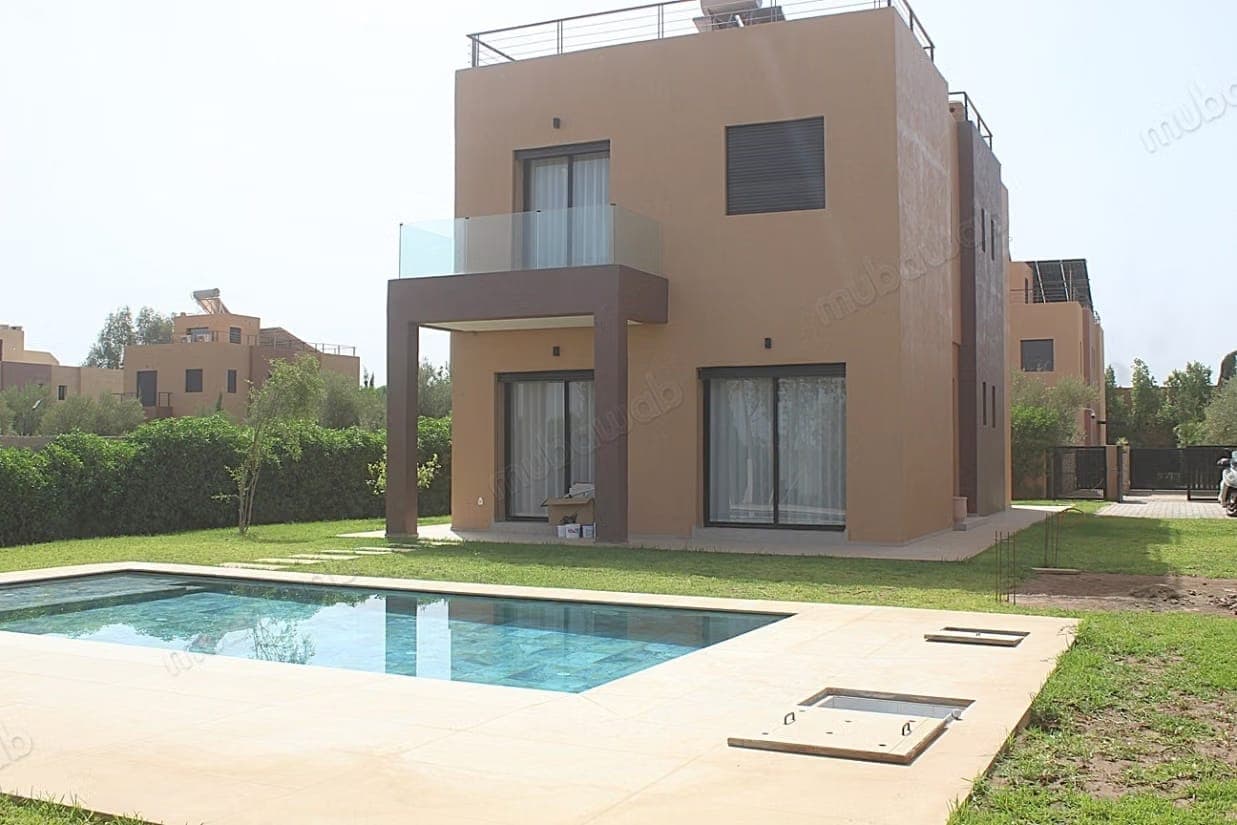 Very beautiful villa in a small estate
