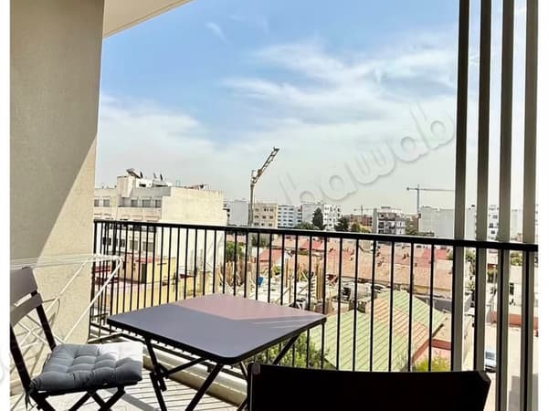 Très joli studio avec grand balcon sans vis à vis