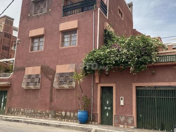 Chambre à louer dans une villa Rouidat