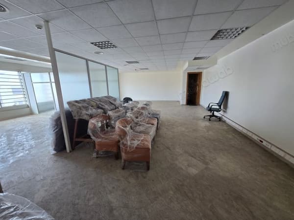 Bureaux en vente à Derb Ghalef. Surface de 100 m². Avec ascenseur