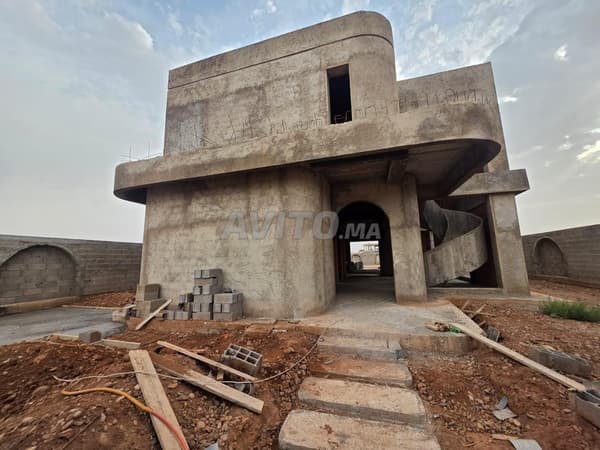 Villa semi-finie vue sur golf