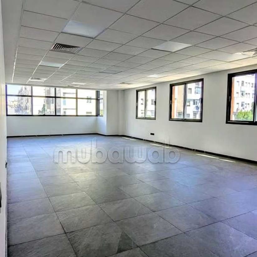 Bureau à Louer de 104.0 m² à Casablanca, Sidi Maarouf