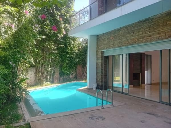 Villa à louer à AIN DIAB EXTENSION