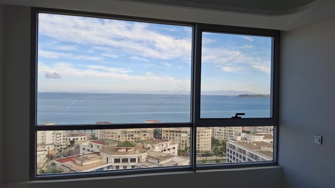 Appartamento con vista mare in vendita a City Center Malabat