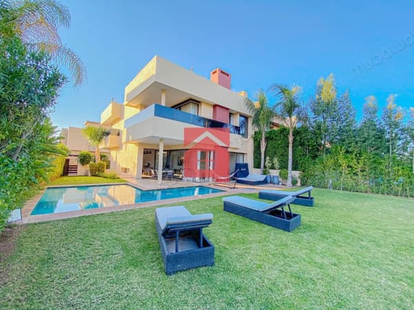 Villa chic e moderna con piscina privata in affitto