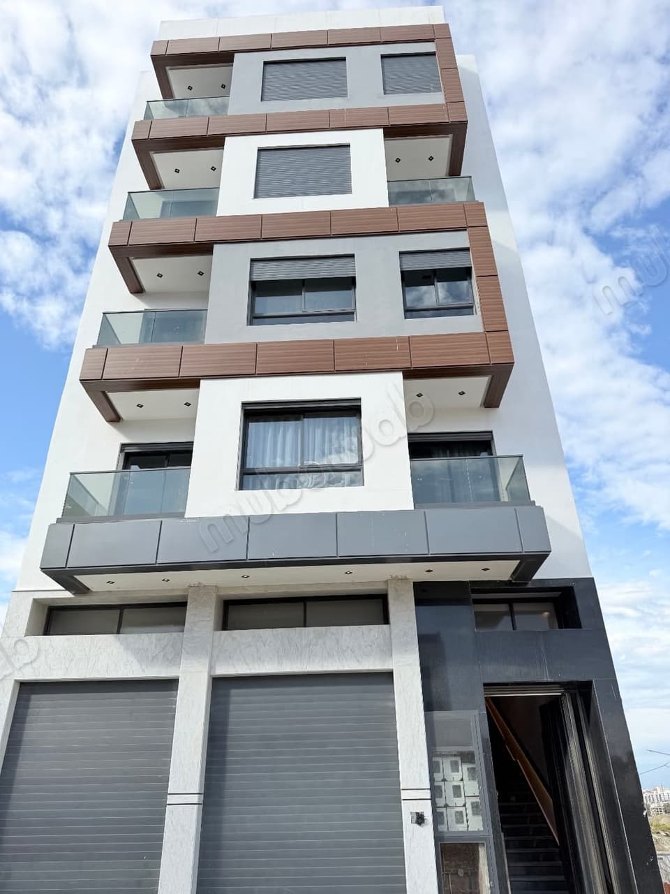 Superb apartment for rent in Mghogha. 3 bedrooms. Concierge service available, security system…