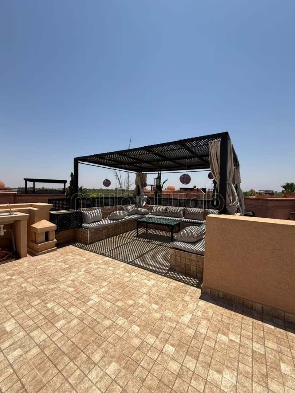 Magnifique Duplex Rénové avec Jardin Privatif & Rooftop