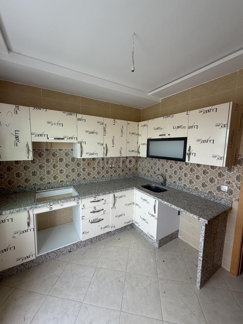 Leeg appartement te huur in Marjane, route de Rabat