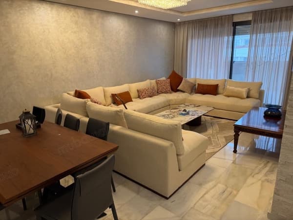 Location d'un appartement à Riyad. Surface totale 150 m². Bien meublé