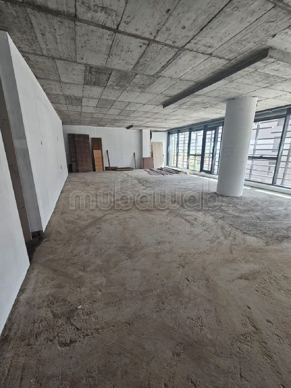 Büro mit 158 m² zur Miete in CFC