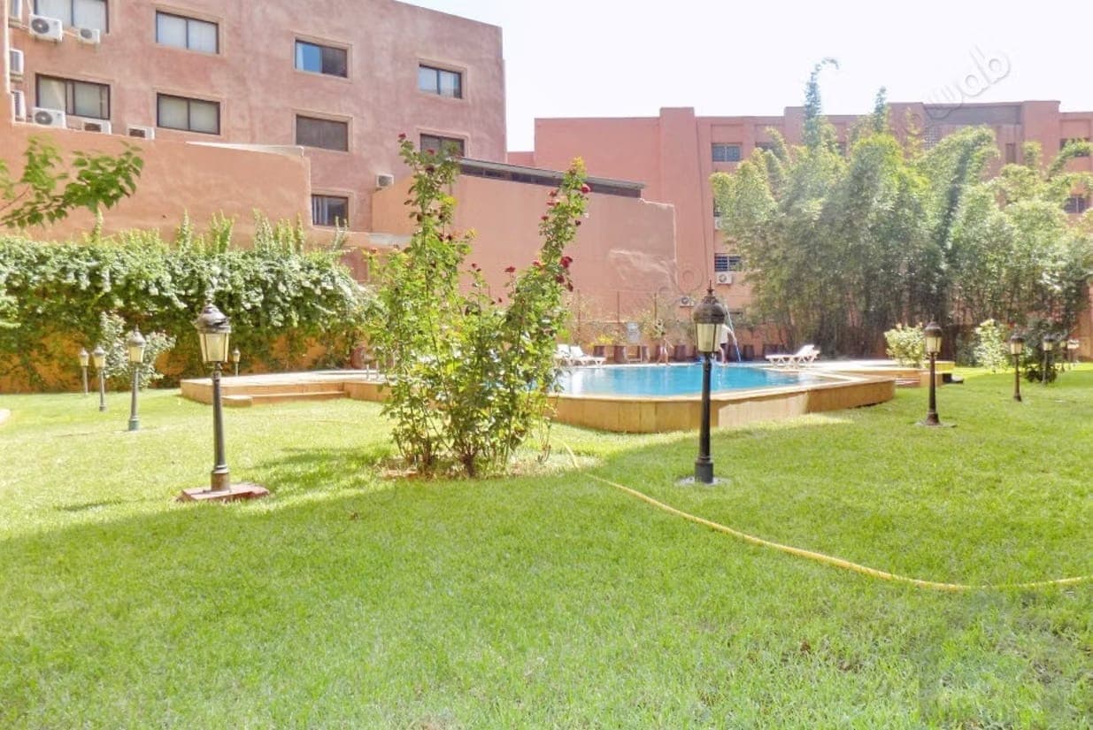 استوديو رائع للإيجار بجوار أمود