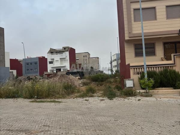 LOT DE 140 M Cavae R2