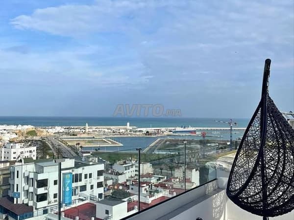 Stunning Duplex with Panoramic View of the Marina
