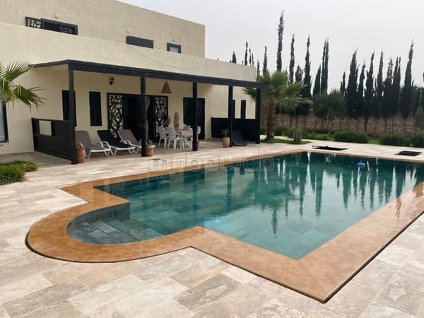 Villa sans AVNA, avec piscine