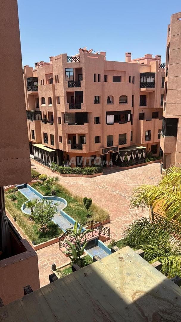 شقة مفروشة للكراء في إقامة بها 5 مسابح