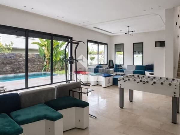 Villa te huur van 375.0 m² in Casablanca, Californie