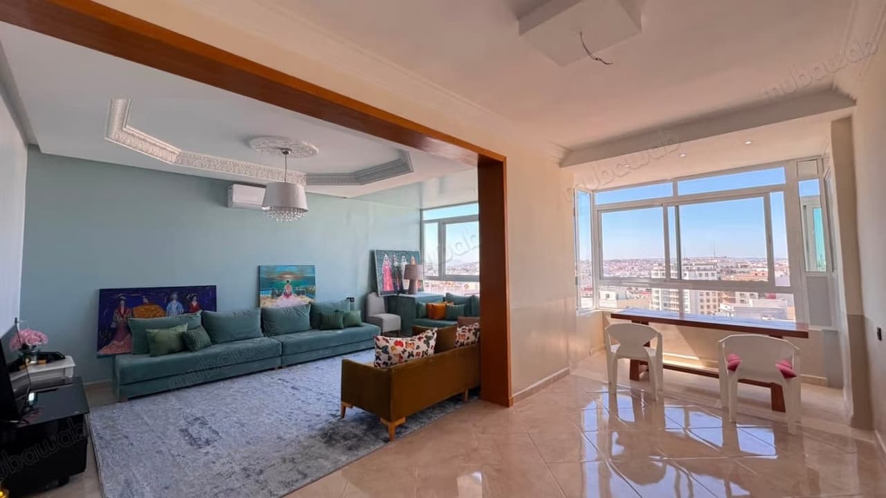 Helder gemeubileerd appartement te huur in de Rue de Fès