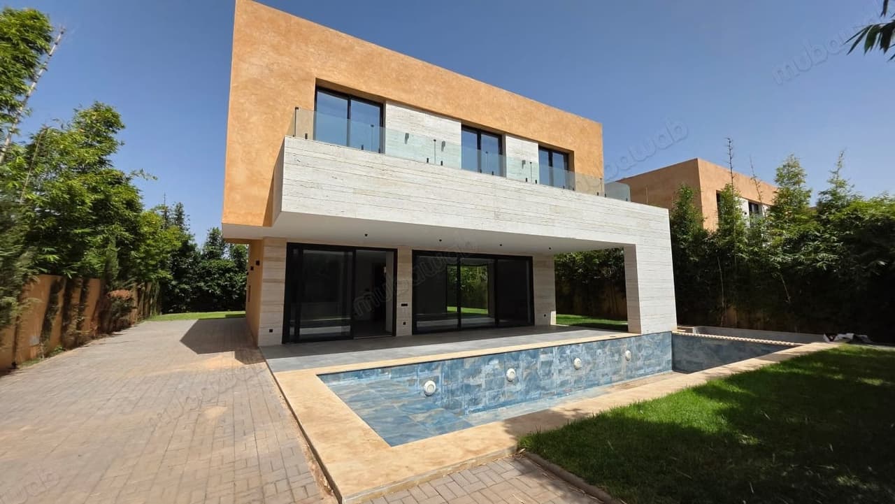Appartement en vente à Route de l'Ourika. Superficie 260 m². Cuisine bien équipée