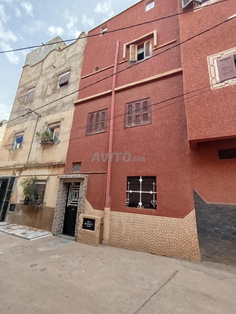 House for sale, 40 m² surface area, 3 floors and a terrace
