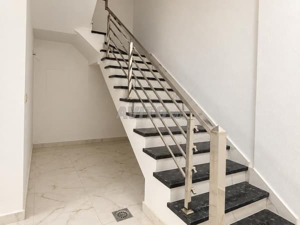 Local commercial avec cave neuf de 154 m² à vendre