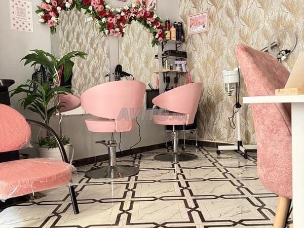 Salon de beauté équipé à louer