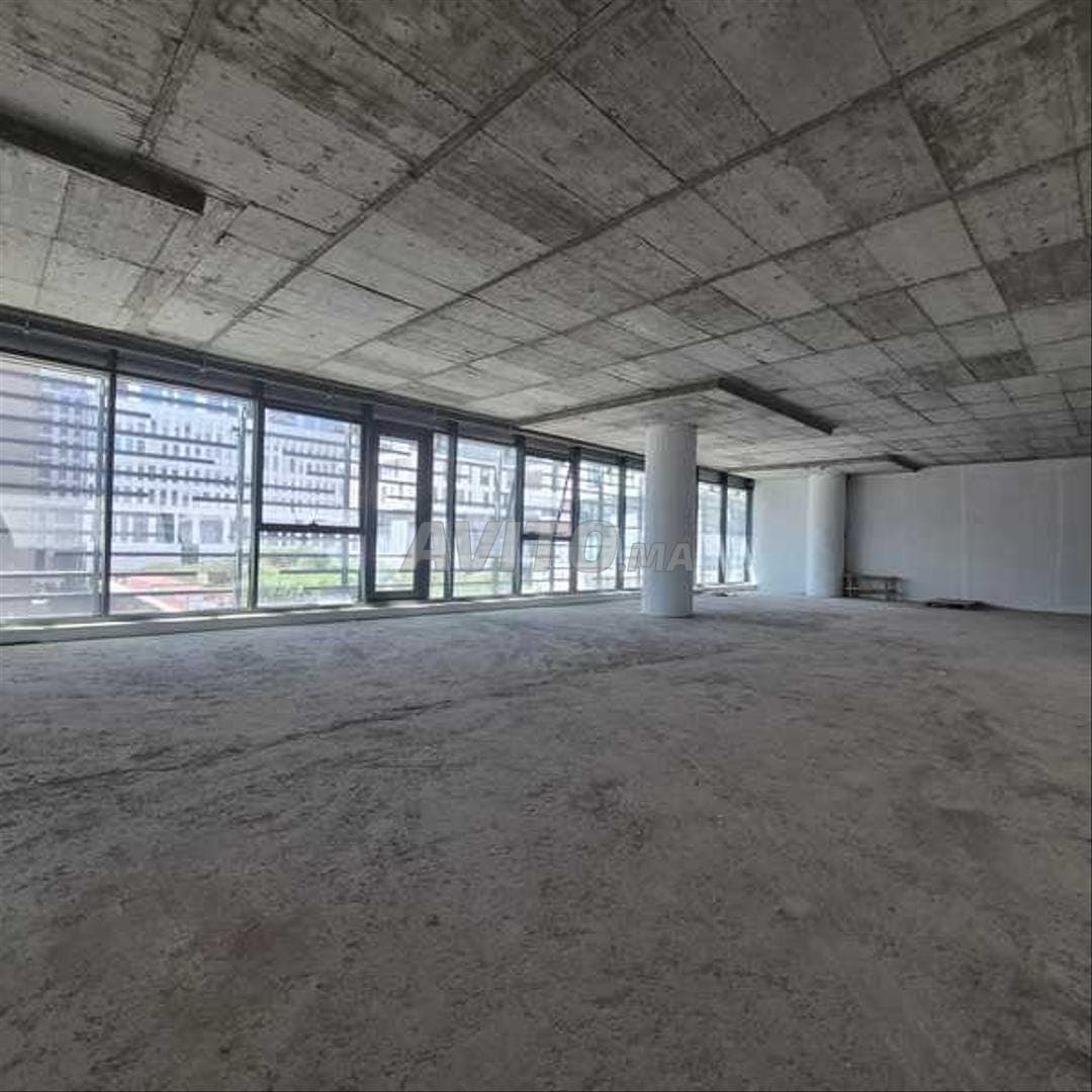 207199-Bureau à louer à 32000DH à Casablanca Finance