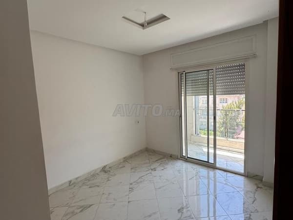 Appartement à louer mensuellement à Bayt Sahafa près du tunnel de Msanana