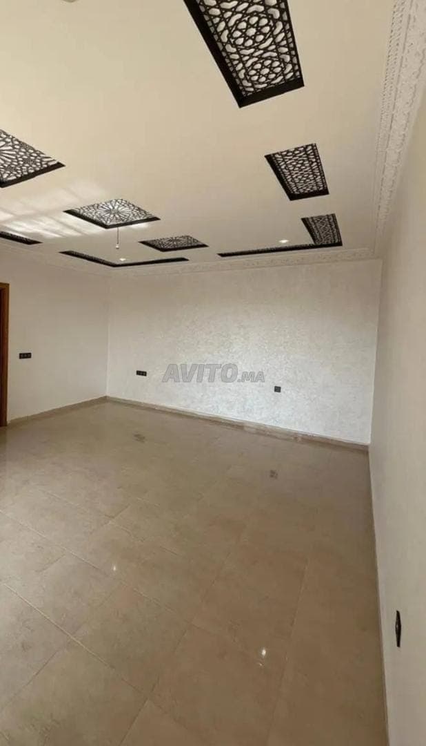 فيلا للإيجار غير مفروشة - عقد طويل الأمد