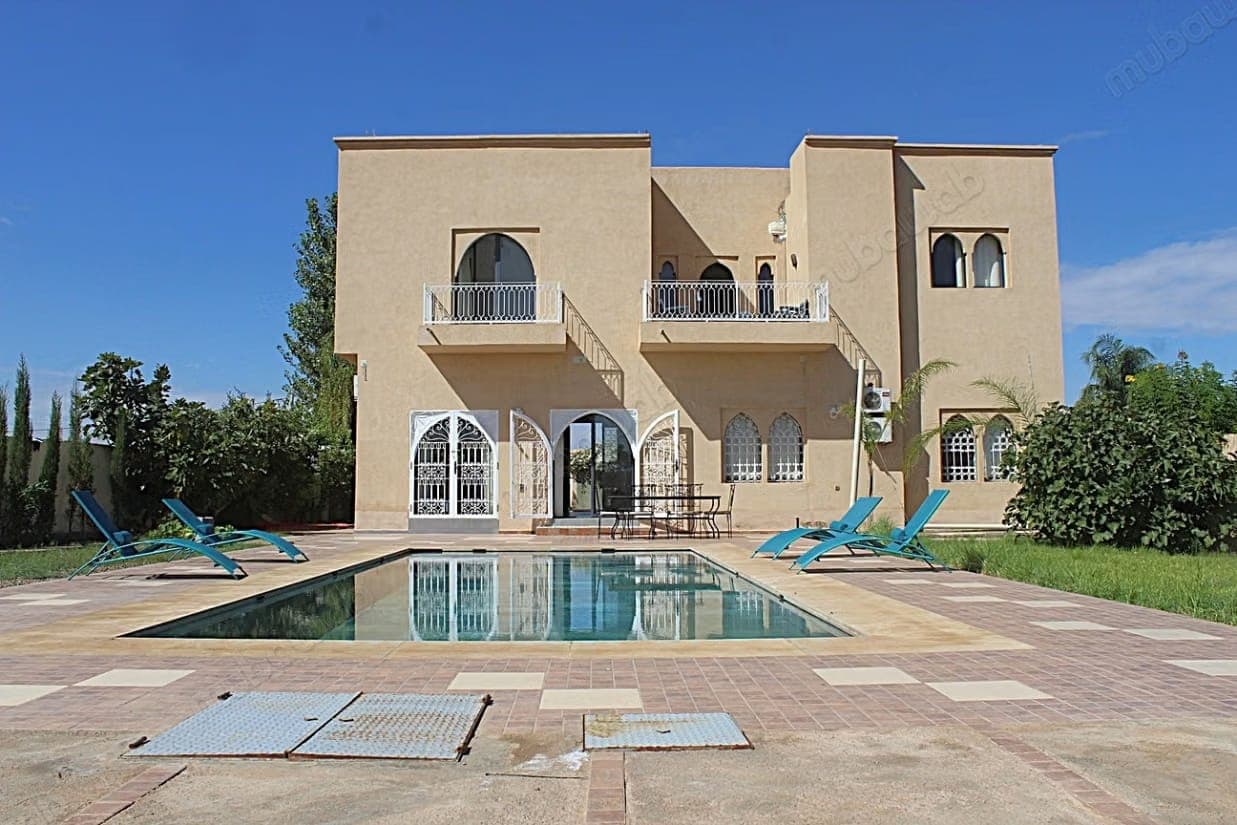 Belle villa neuve de quatre chambres