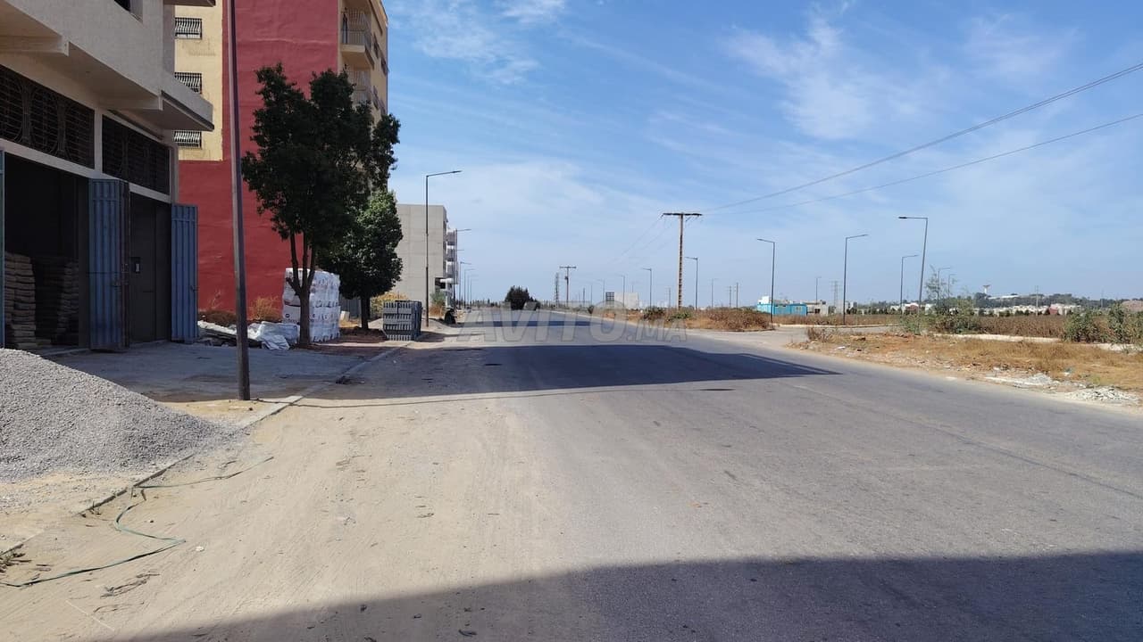 120m² R4 sur la route principale NAJMAT BENSLIMANE