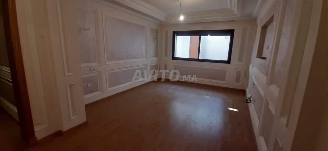 Très bel Apt 244M² avec grande Terrasse/Racine