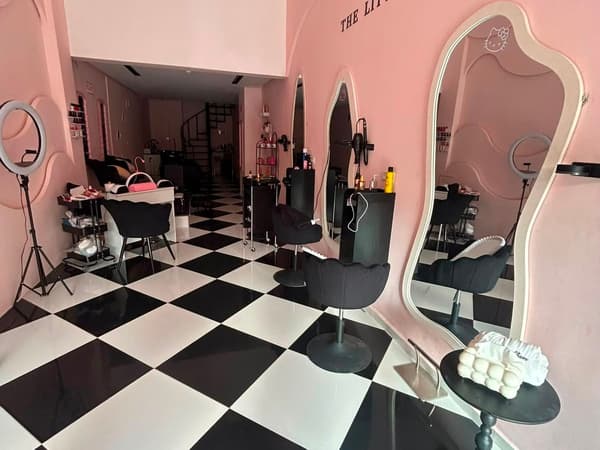 SELL - COMPANY WITH WOMEN'S HAIR SALON