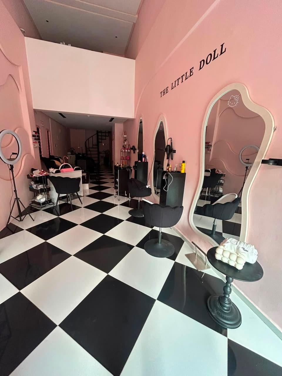 VERKOOP - BEDRIJF MET DAMESKAPSALON