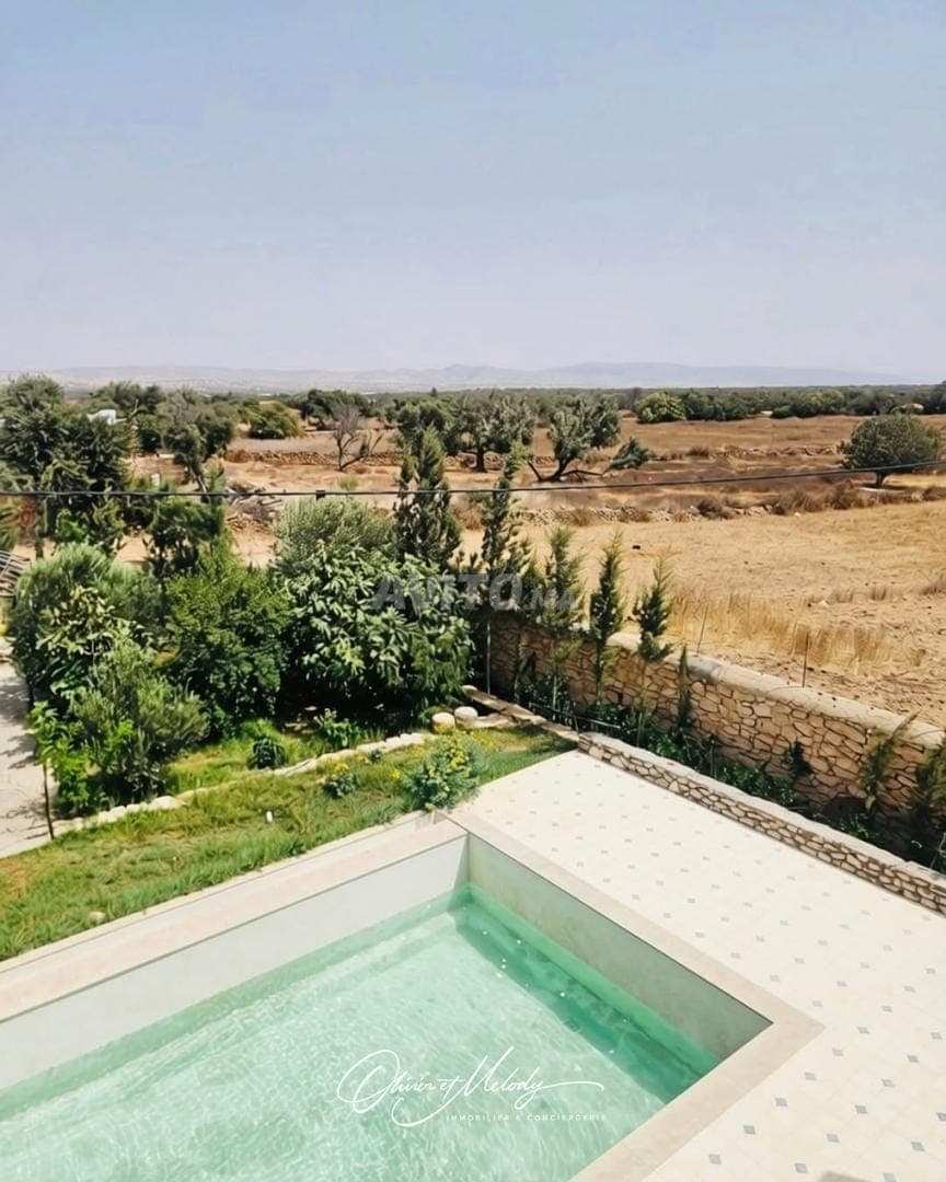 Villa 2 CH. Piscine. Vue Dégagée